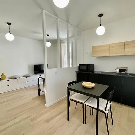 Studio Entierement Renove, Situe Au Coeur Du Quartier Apartment *