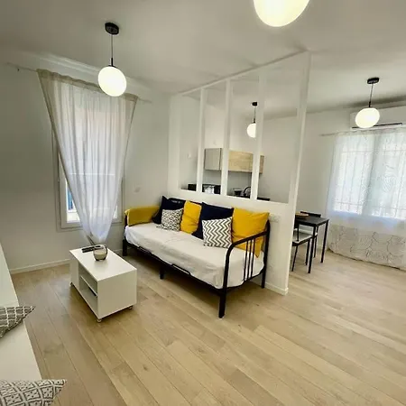 Studio Entierement Renove, Situe Au Coeur Du Quartier Apartment Sete